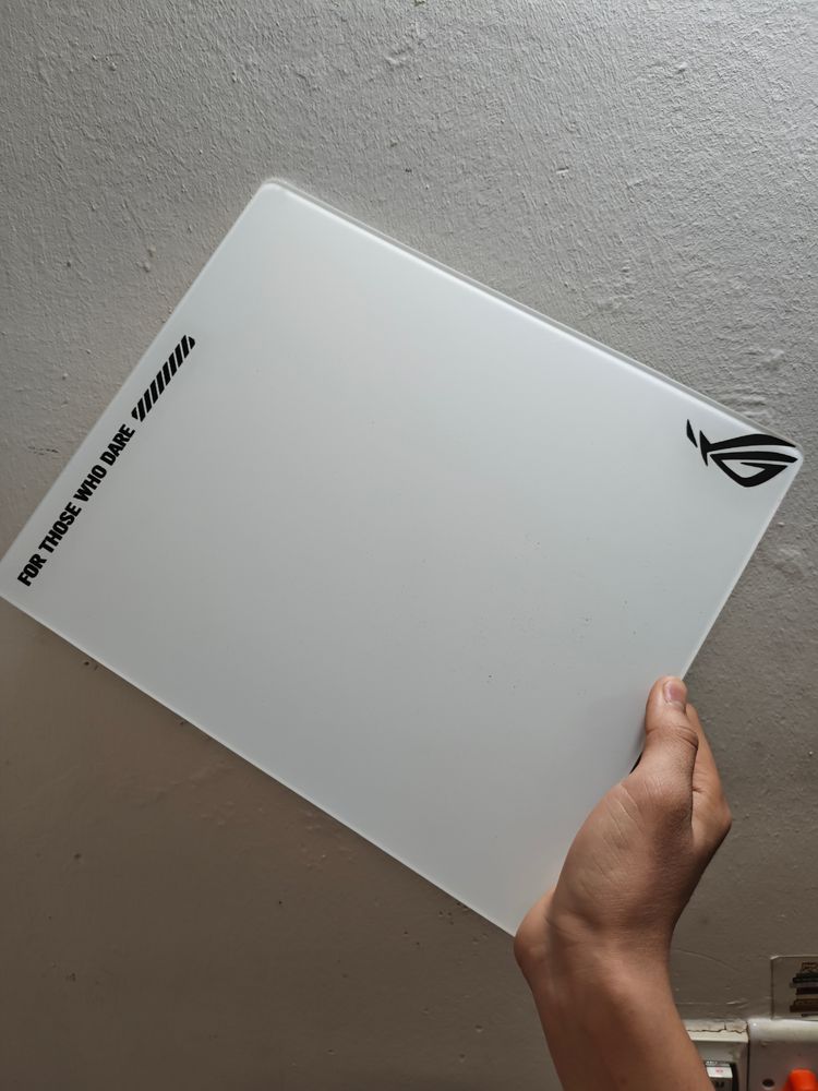 ڕەنگی سپی 30*25 گلاس پاد قیاسی
